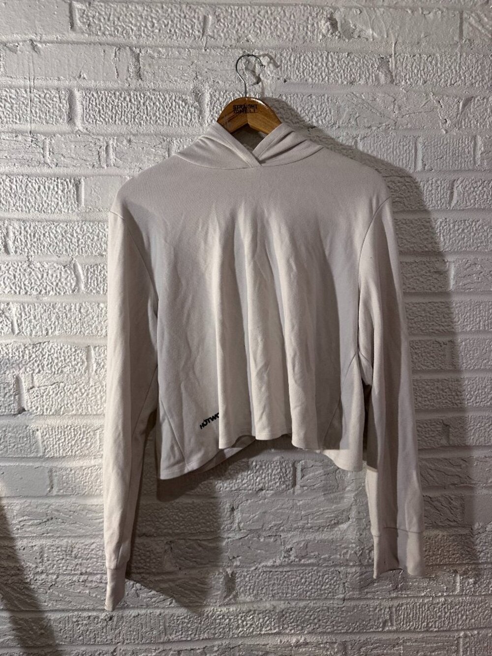 Hotworx gym white cropped hoodie size L